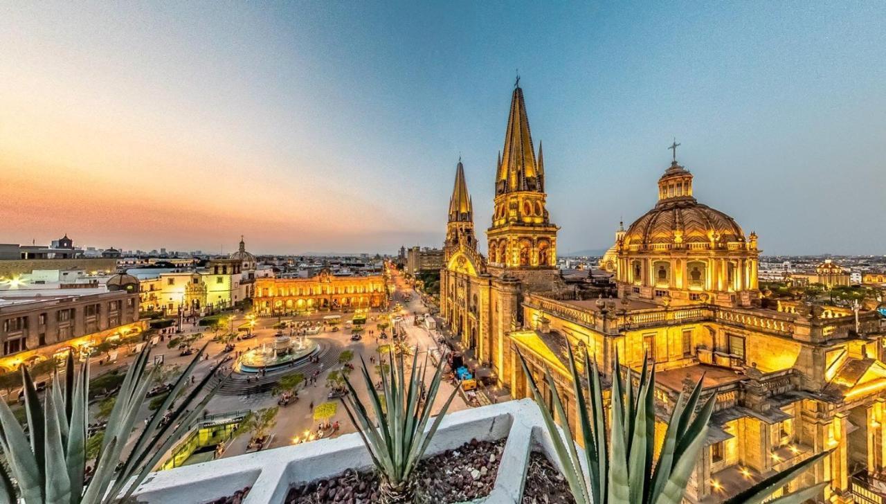 Hotel Plaza Bandera Revolucion Гвадалахара Екстер'єр фото